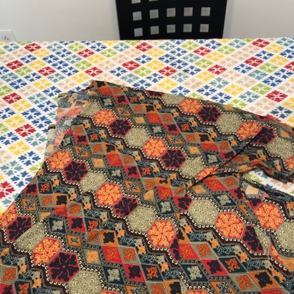 LuLaRoe Lindsay Size S - Picture 3 of 4